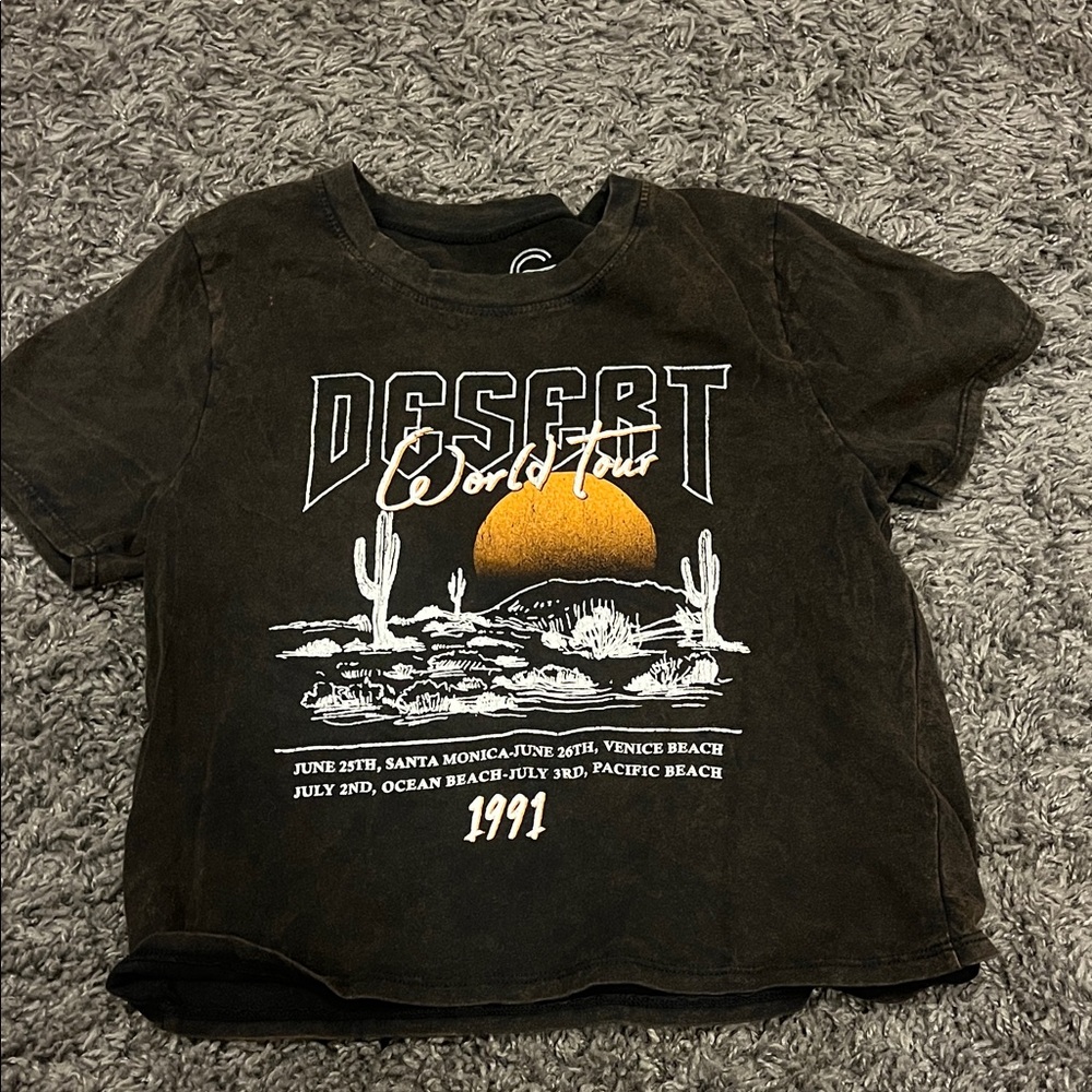 Women’s cropped graphic tee